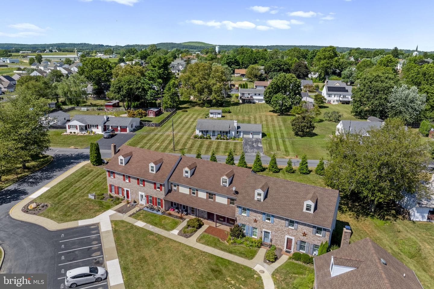 407 Cahill Circle photo 32