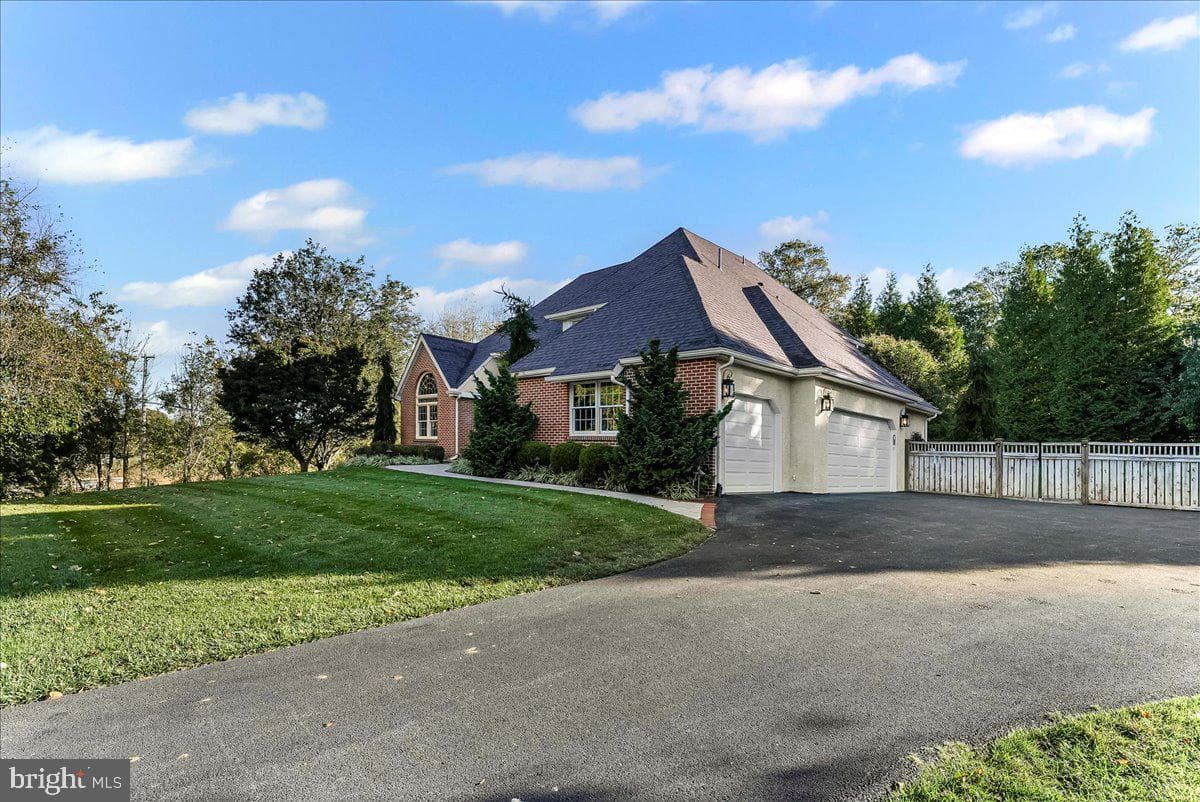 36 Grist Mill Lane photo 37