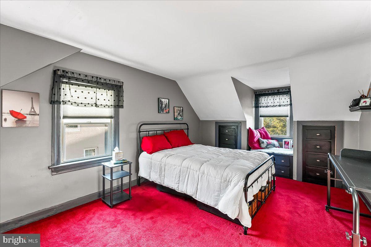 1504 Stirling Street photo 10