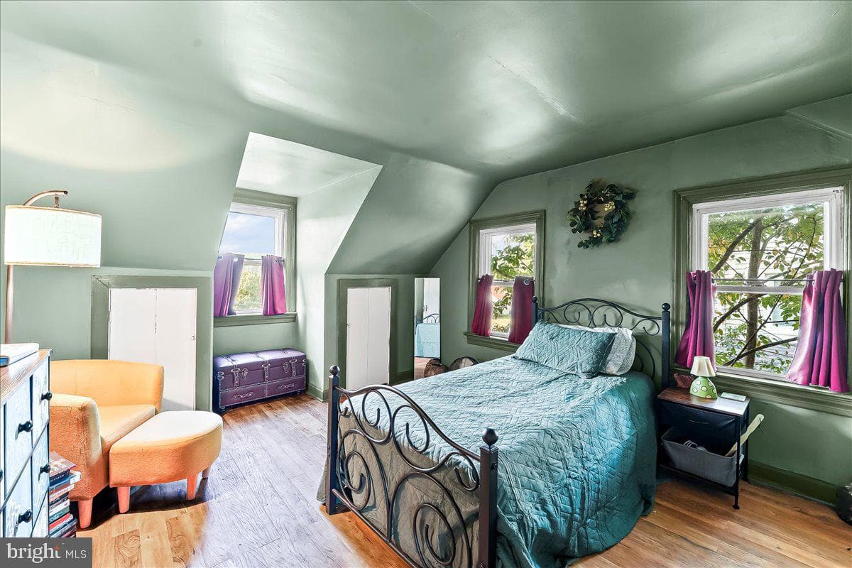 1504 Stirling Street photo 12
