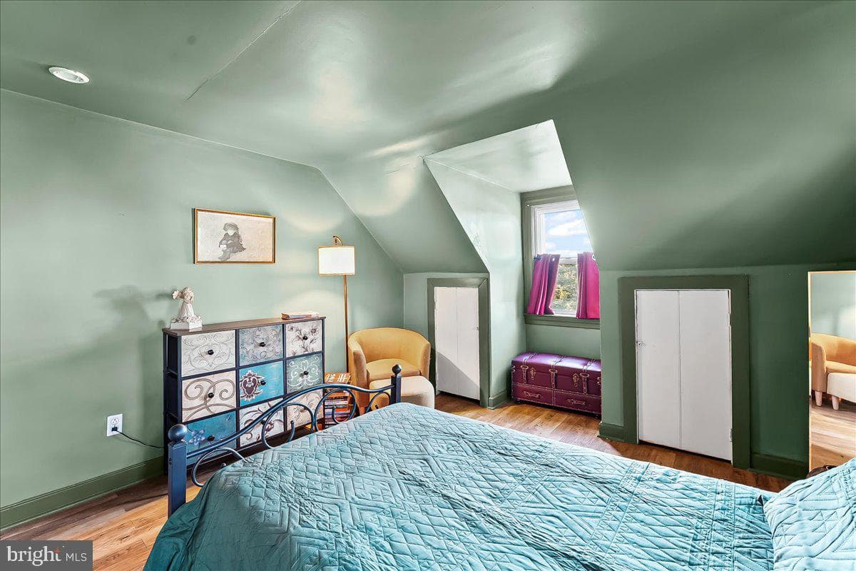 1504 Stirling Street photo 13