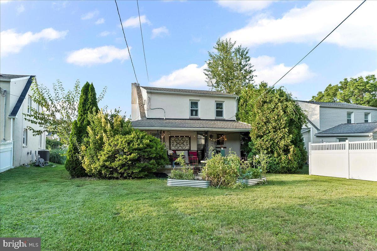 1504 Stirling Street photo 18