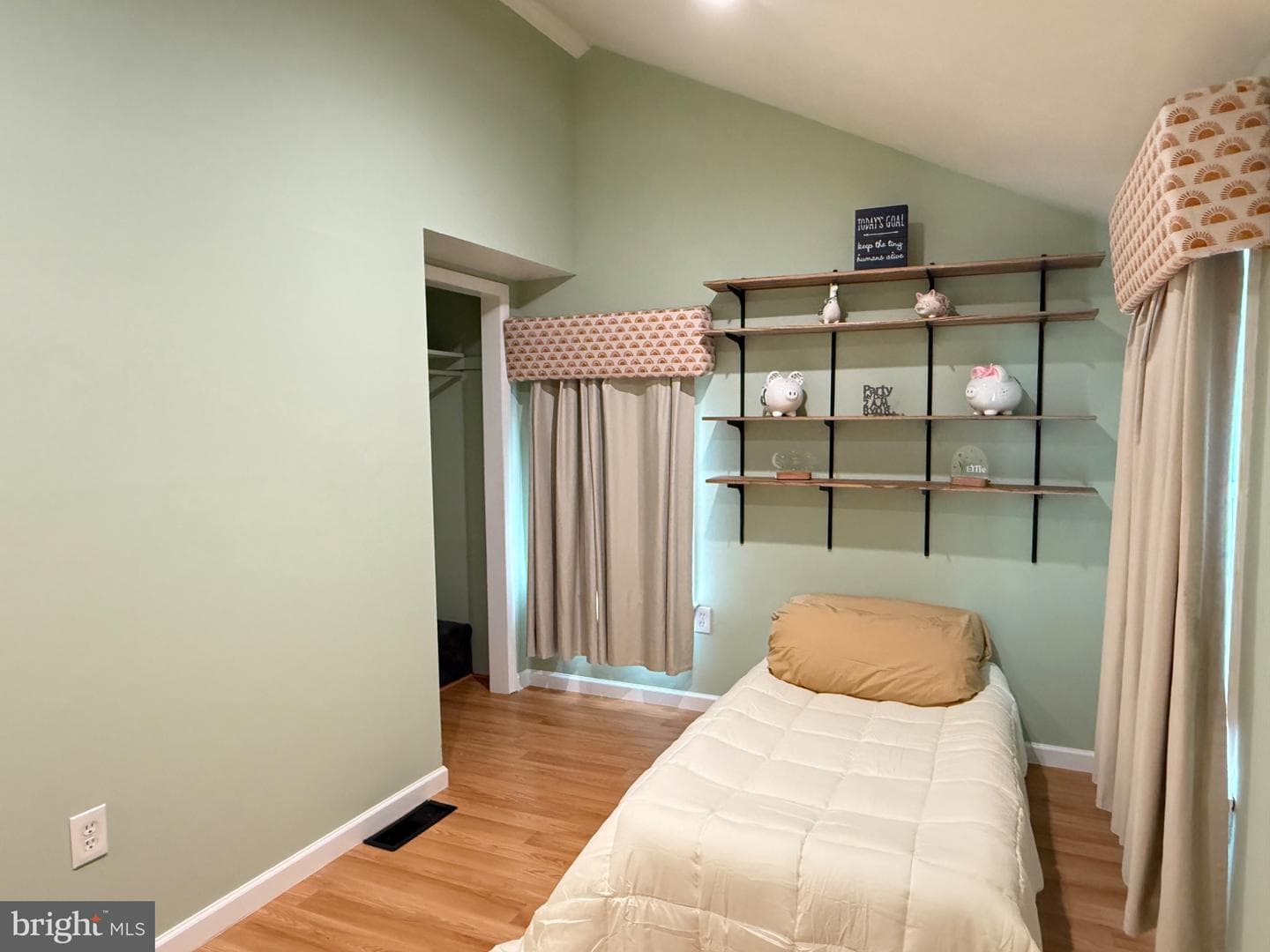 16 Parkside Avenue photo 9