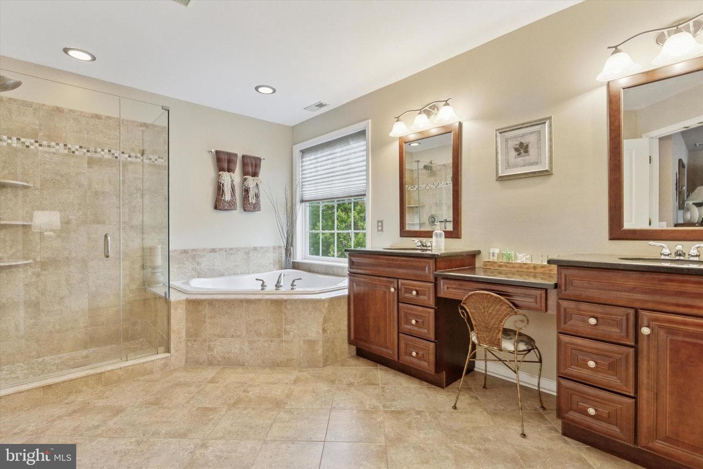 878 Empress Road photo 29