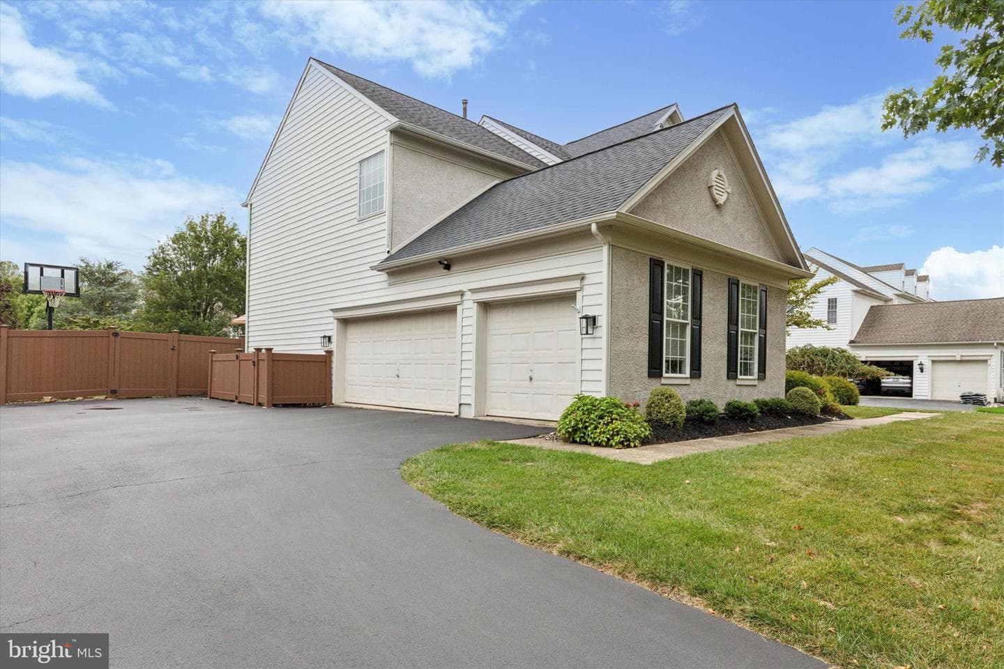 878 Empress Road photo 3