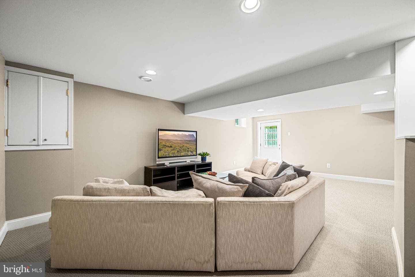 1021 Beaumont Road photo 20