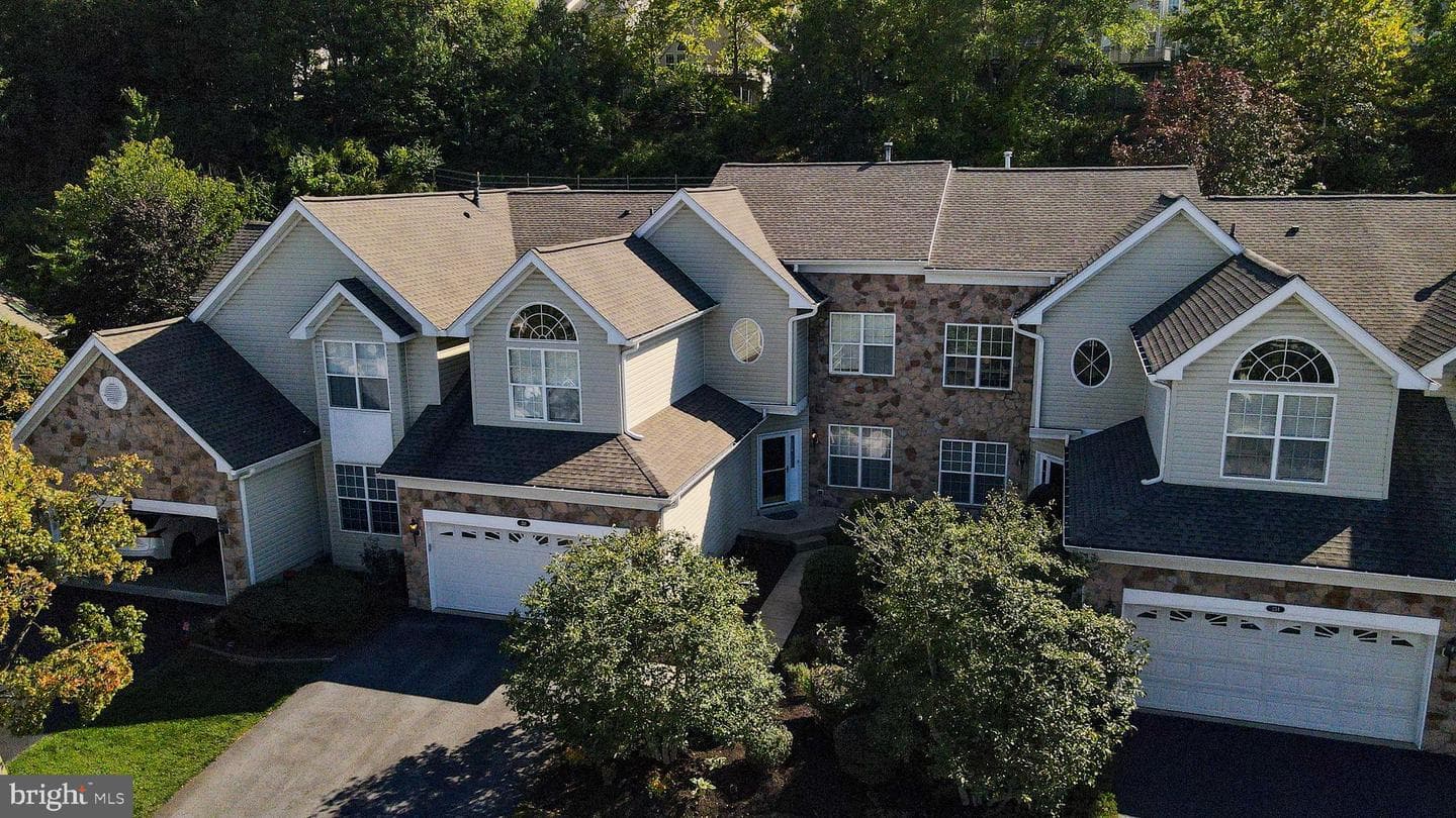 252 Silverbell Court photo 1