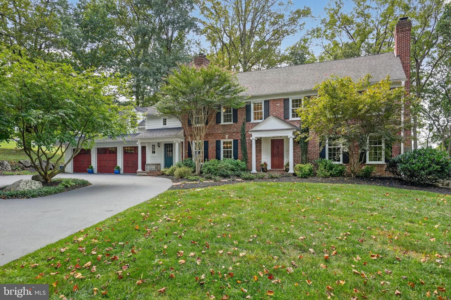 17 Foxchase Road photo 1