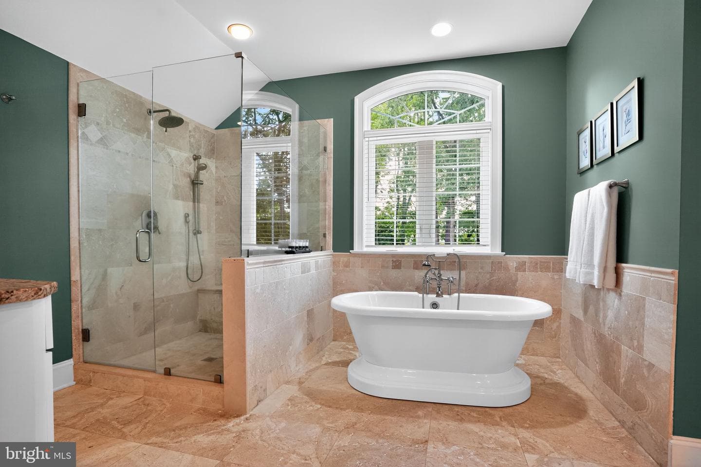 17 Foxchase Road photo 28