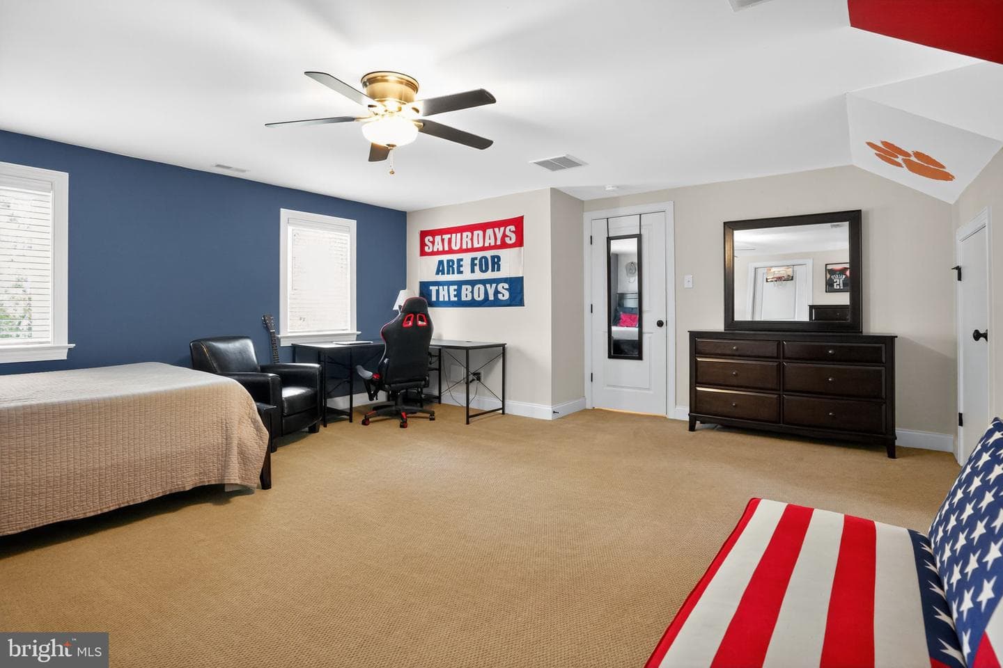 17 Foxchase Road photo 42