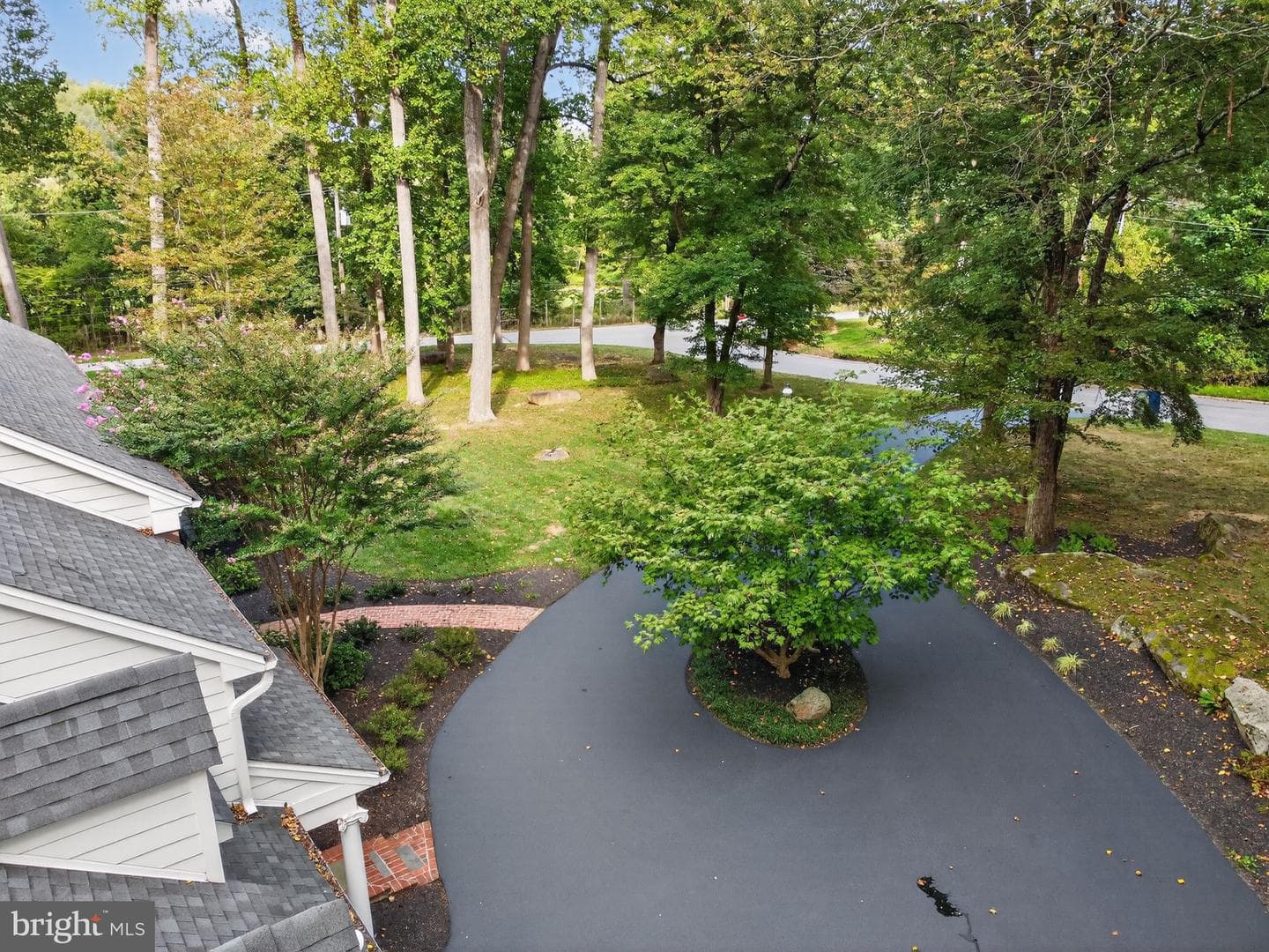 17 Foxchase Road photo 56