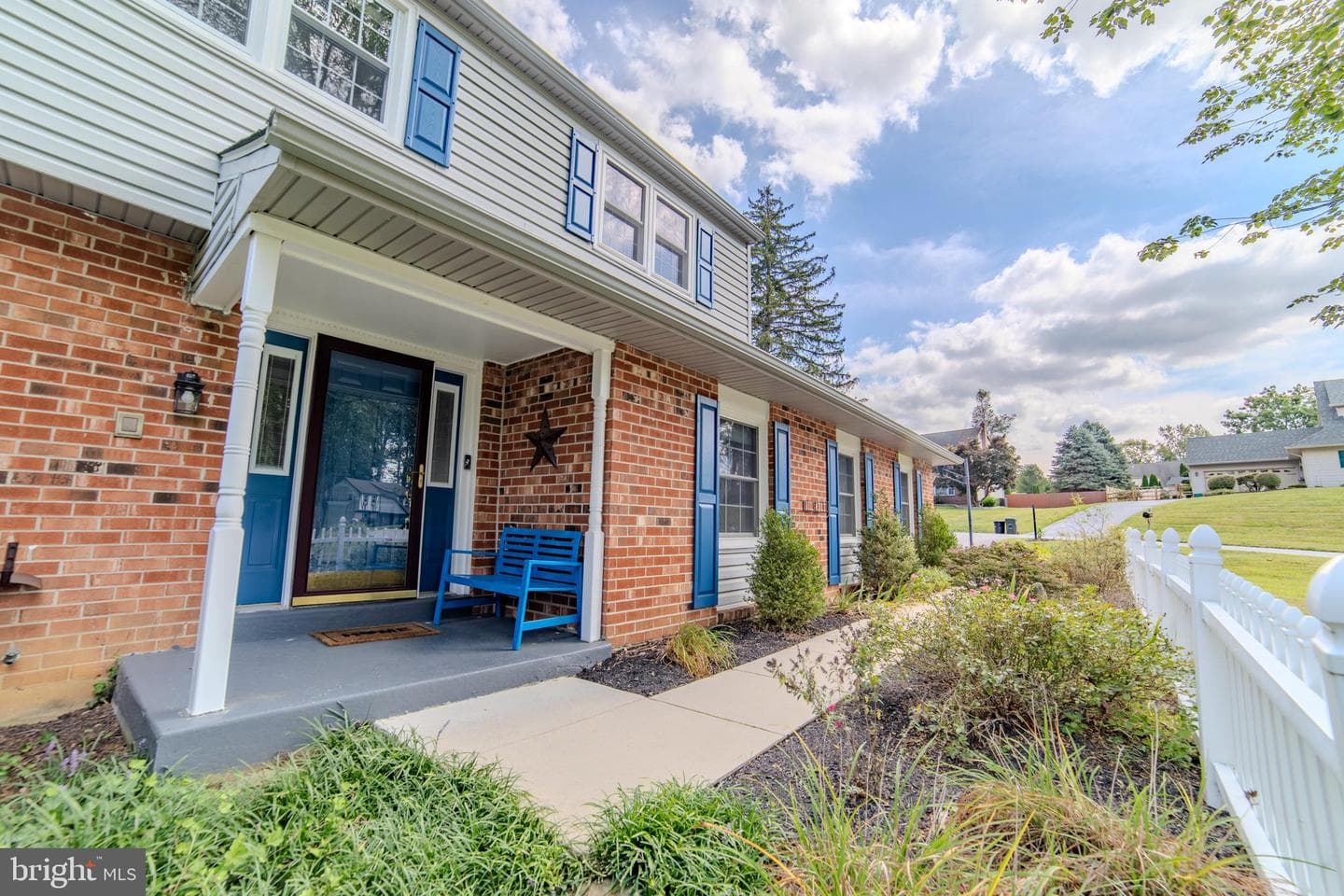1527 Anne Drive photo 4