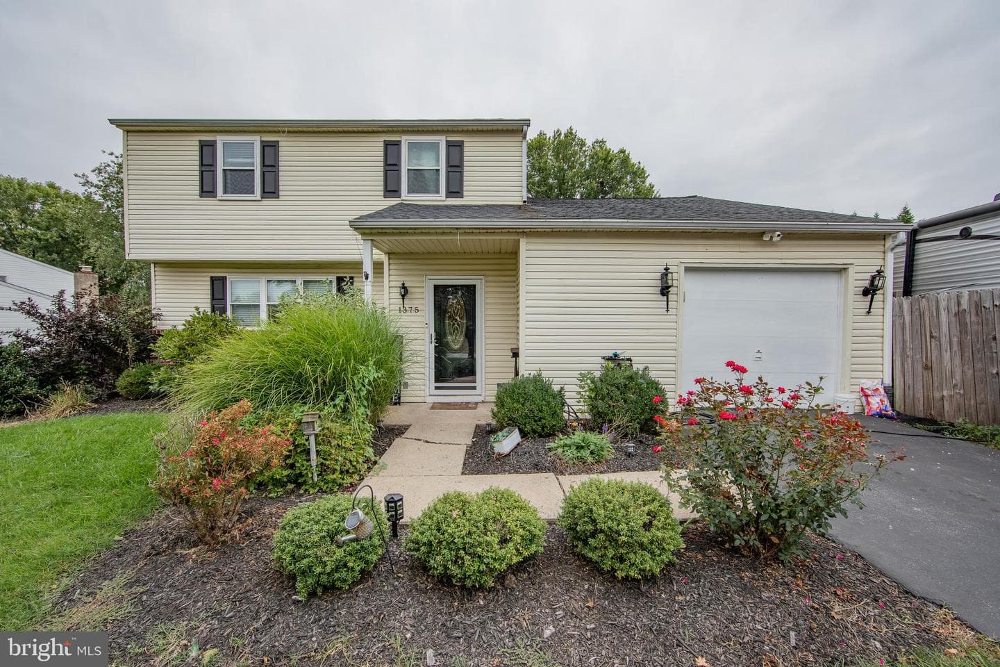 1375 Angela Drive photo 1