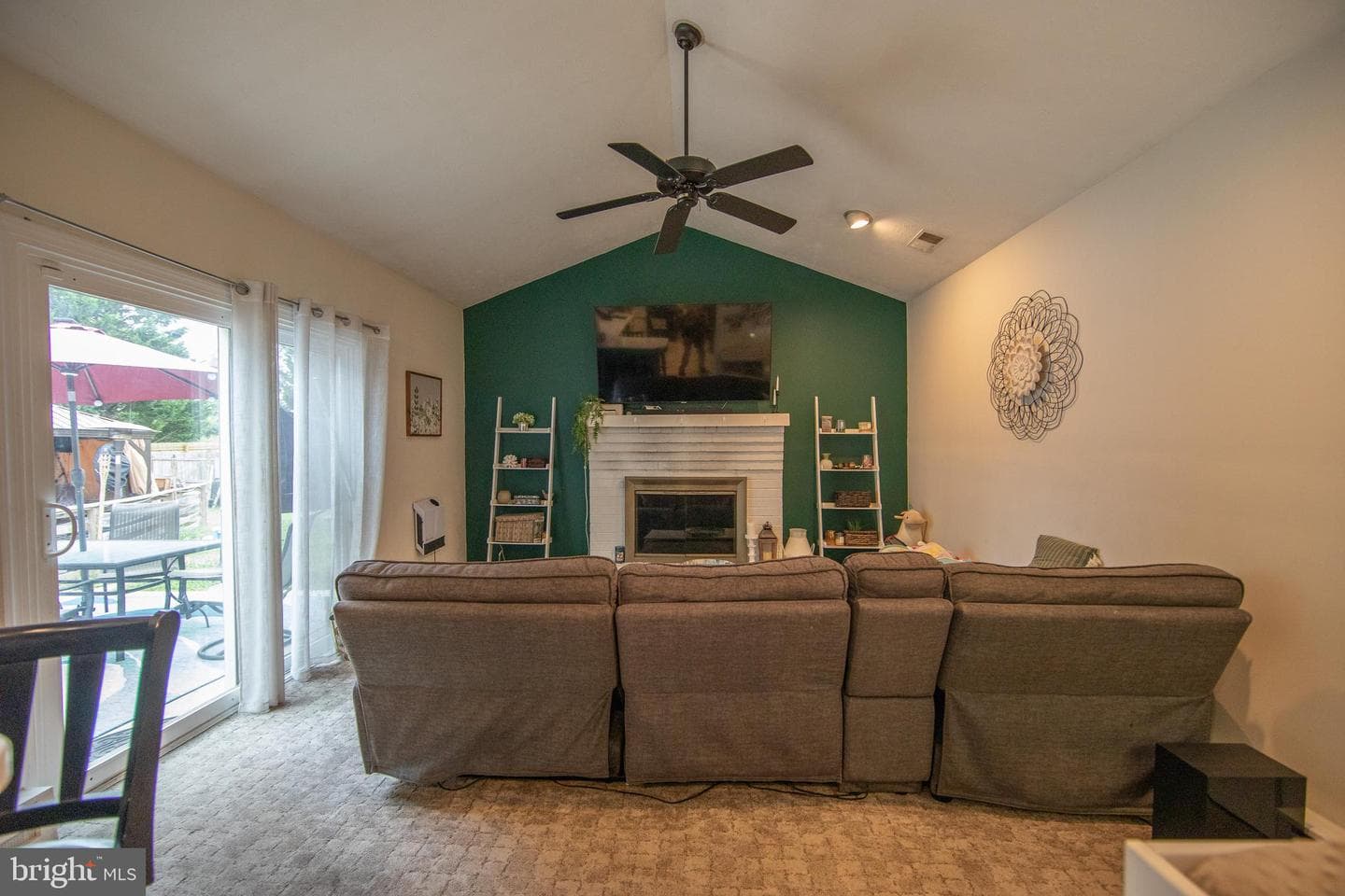 1375 Angela Drive photo 11