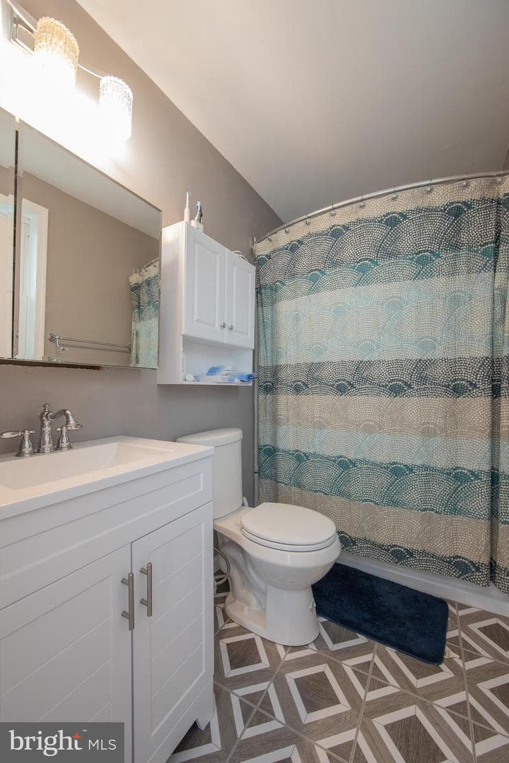 1375 Angela Drive photo 22