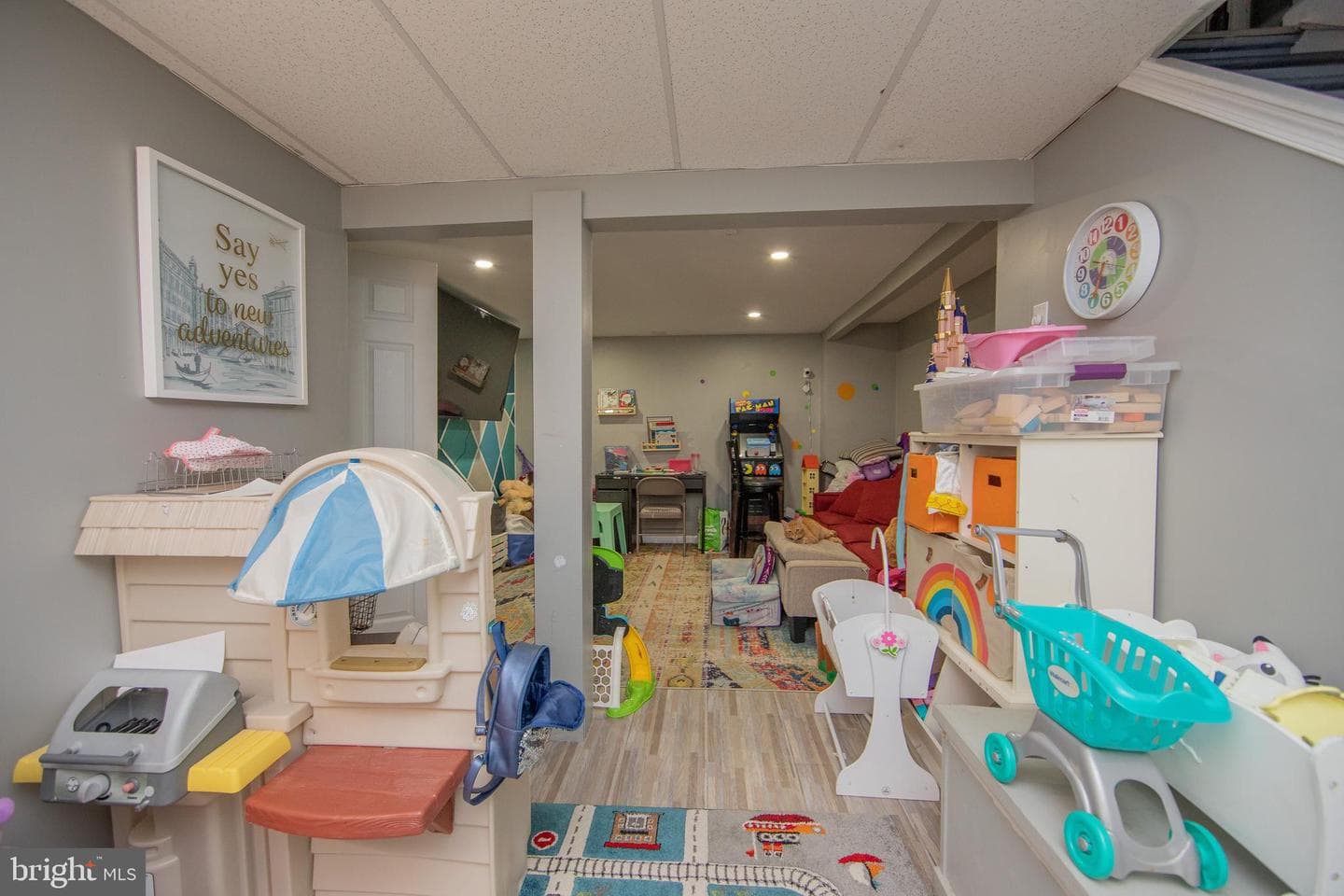 1375 Angela Drive photo 27