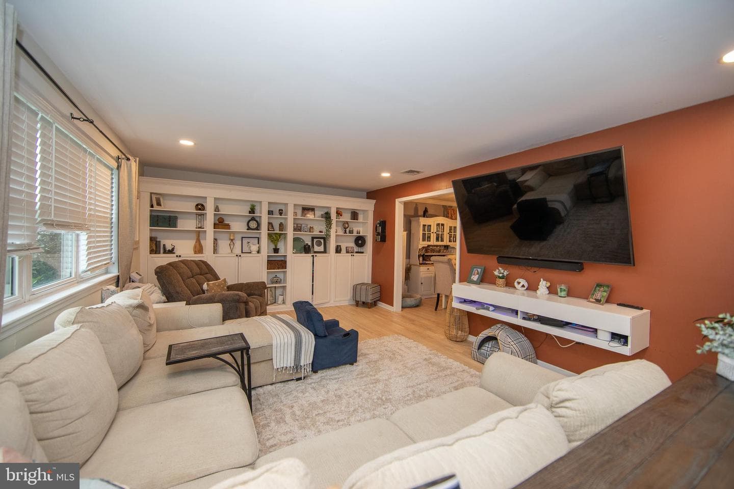 1375 Angela Drive photo 5