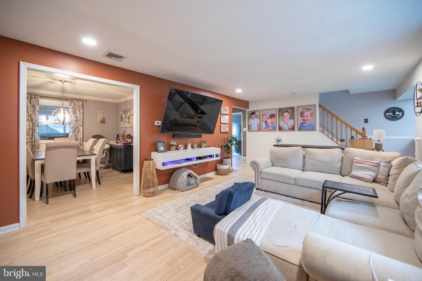 1375 Angela Drive photo 6