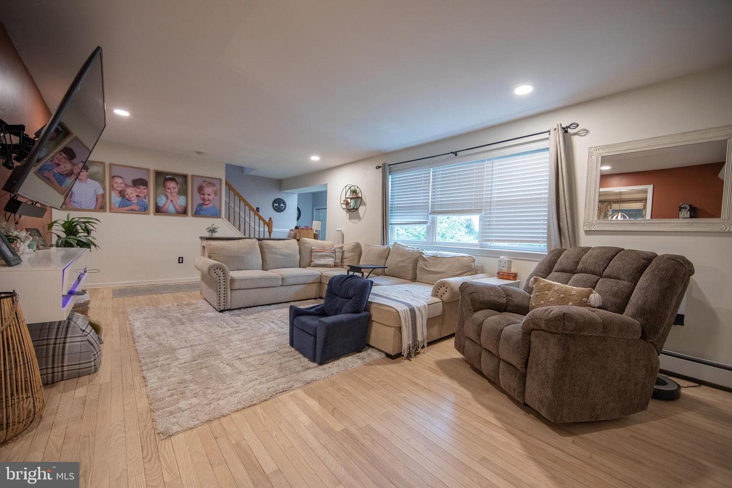 1375 Angela Drive photo 8