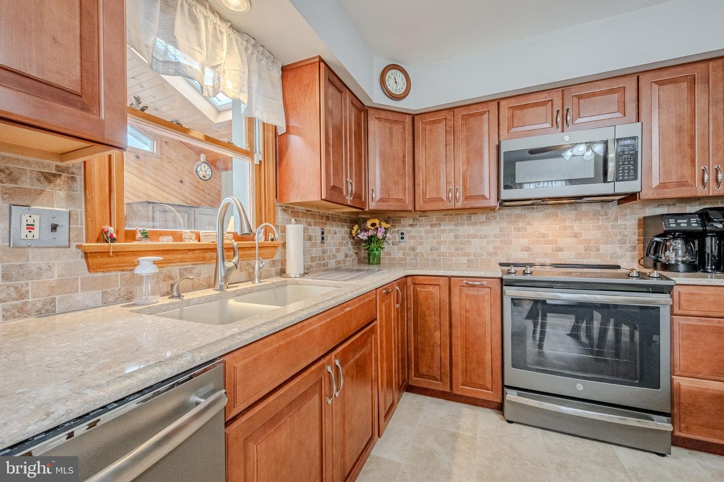 816 Charles Street photo 8