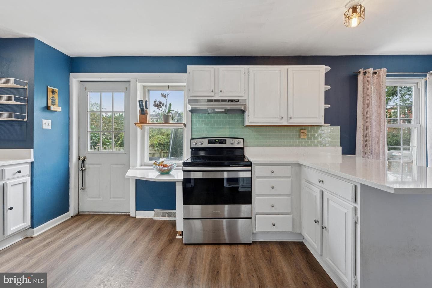 52 Aiken Avenue photo 5