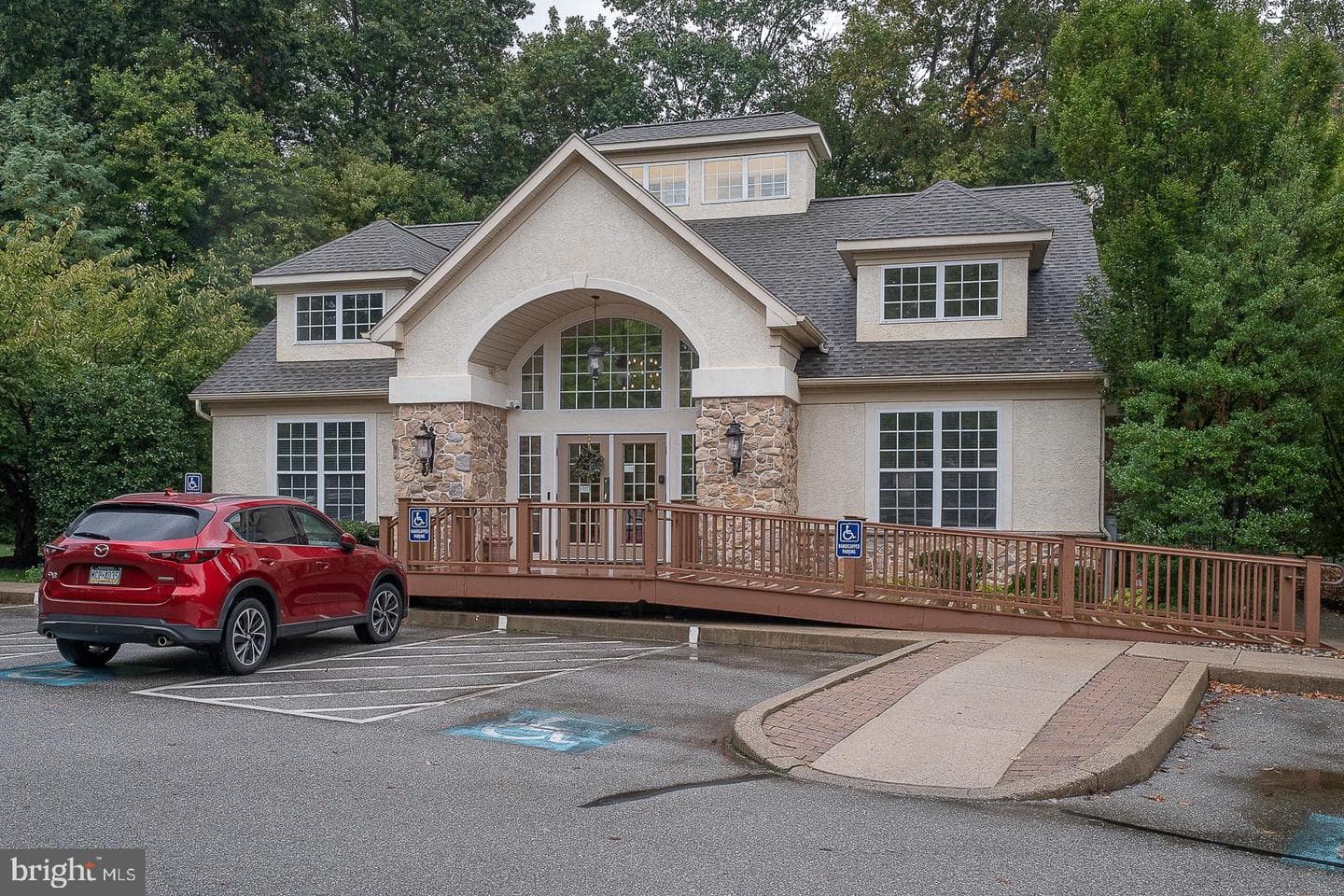 2101 Jacobs Mill Circle photo 58