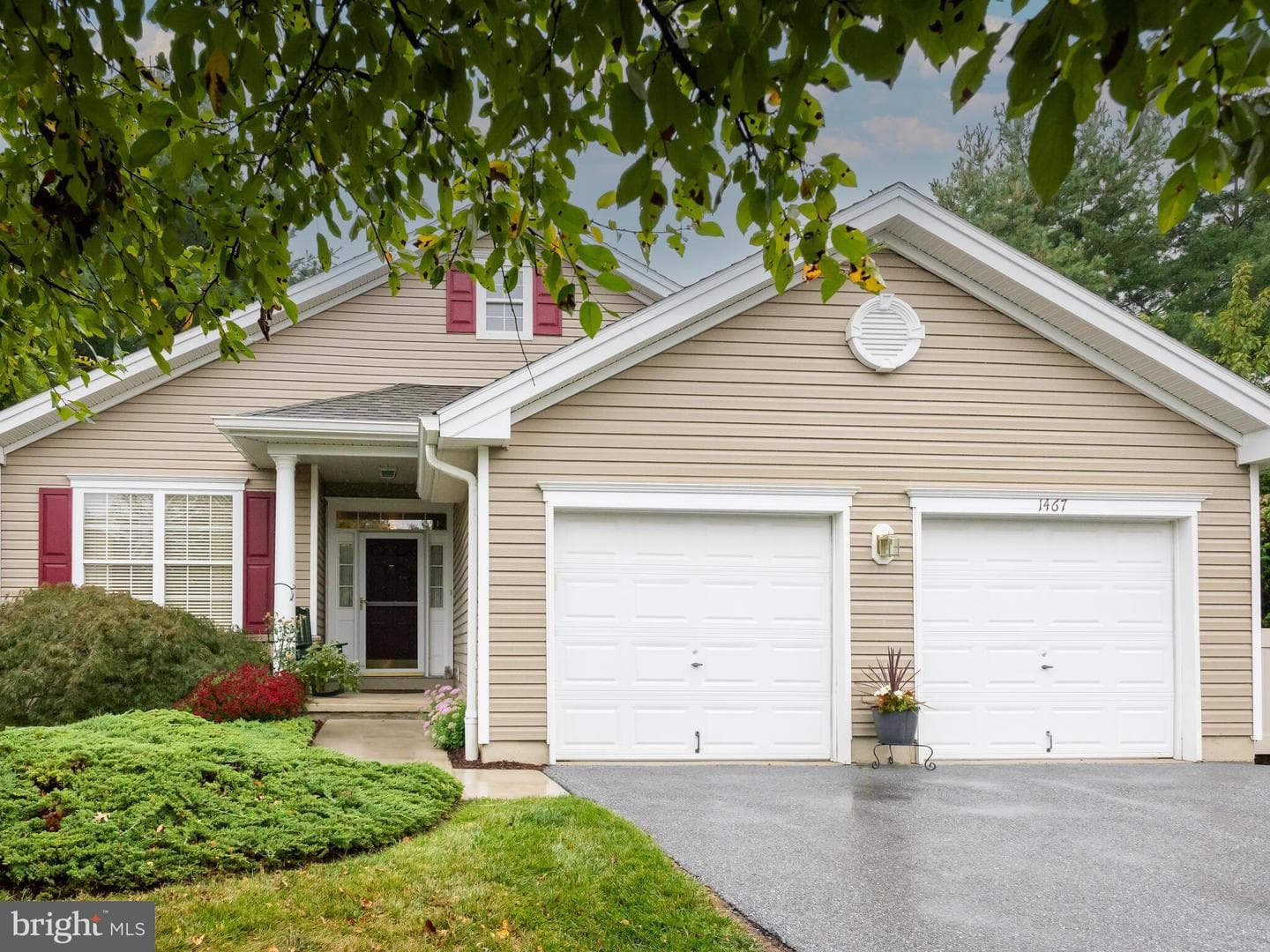 1467 Quaker Ridge #1467 photo 2