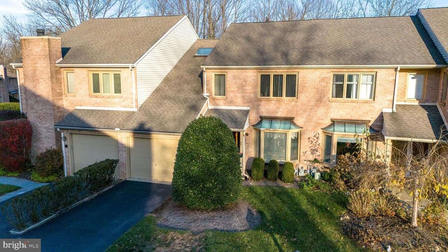 68 Amity Drive photo 4