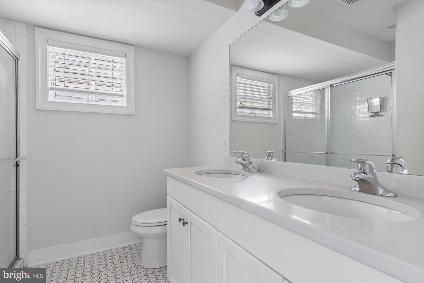 631 W Magnolia Court photo 32