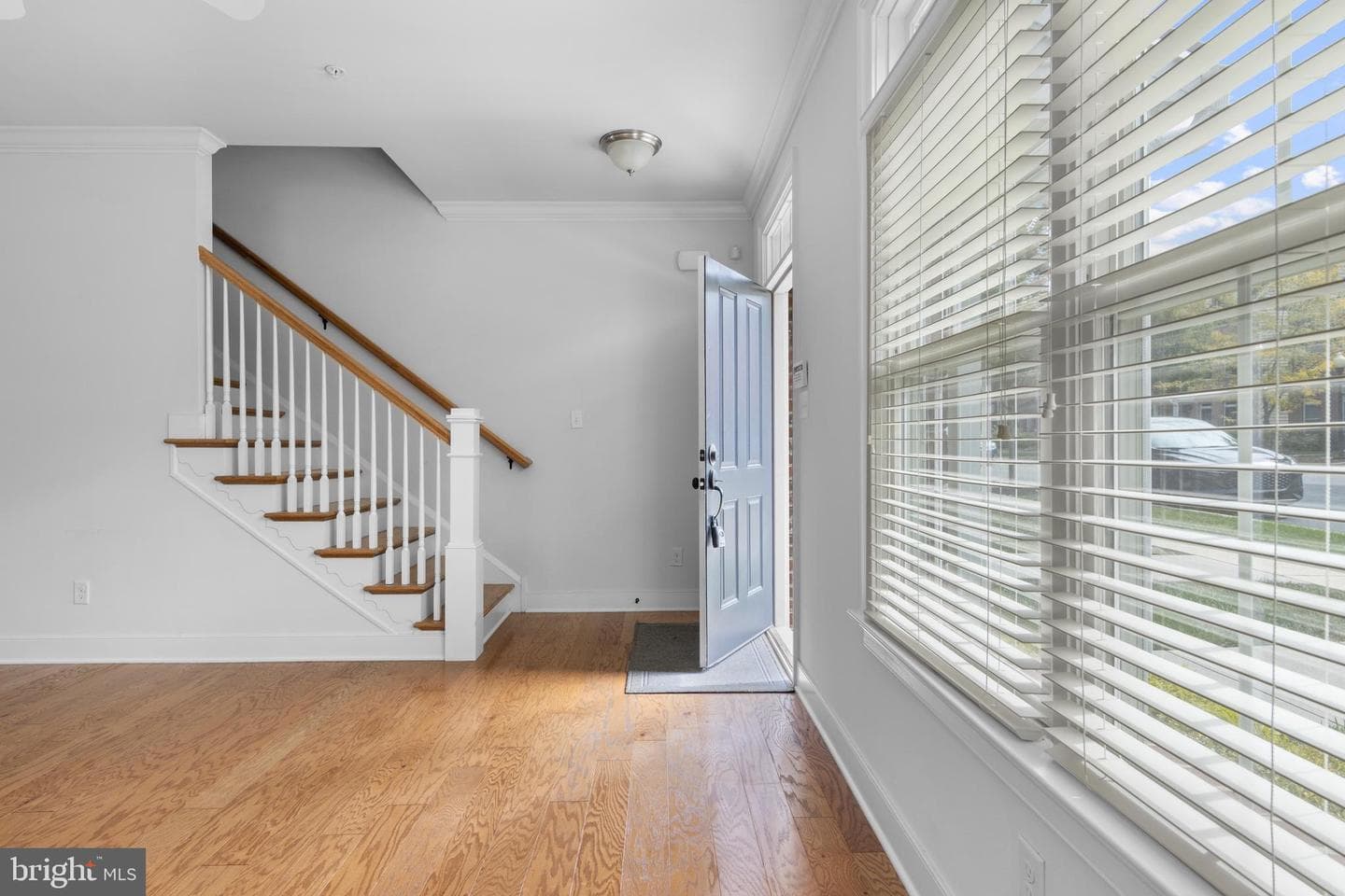 631 W Magnolia Court photo 6