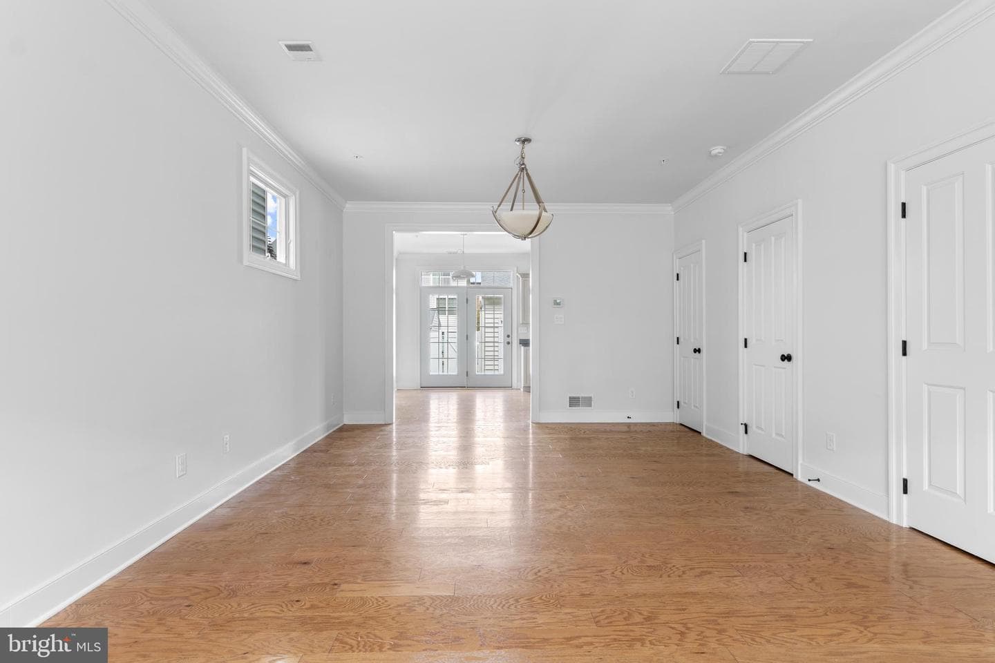 631 W Magnolia Court photo 9