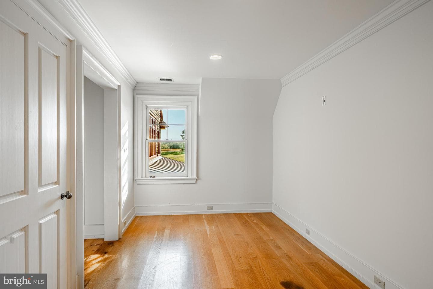 1119 S New Street photo 65