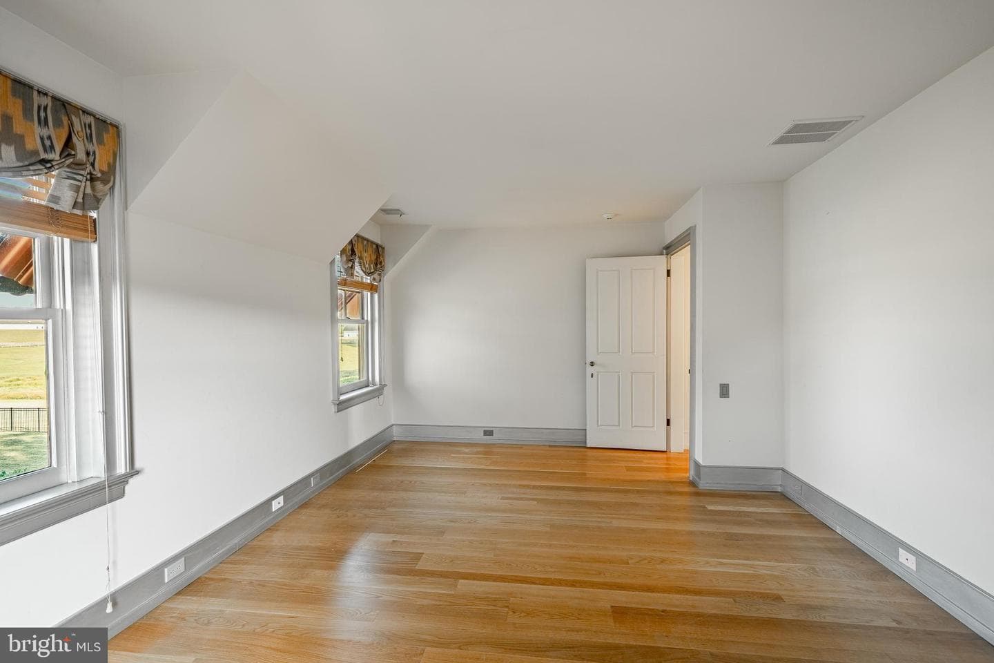 1119 S New Street photo 72
