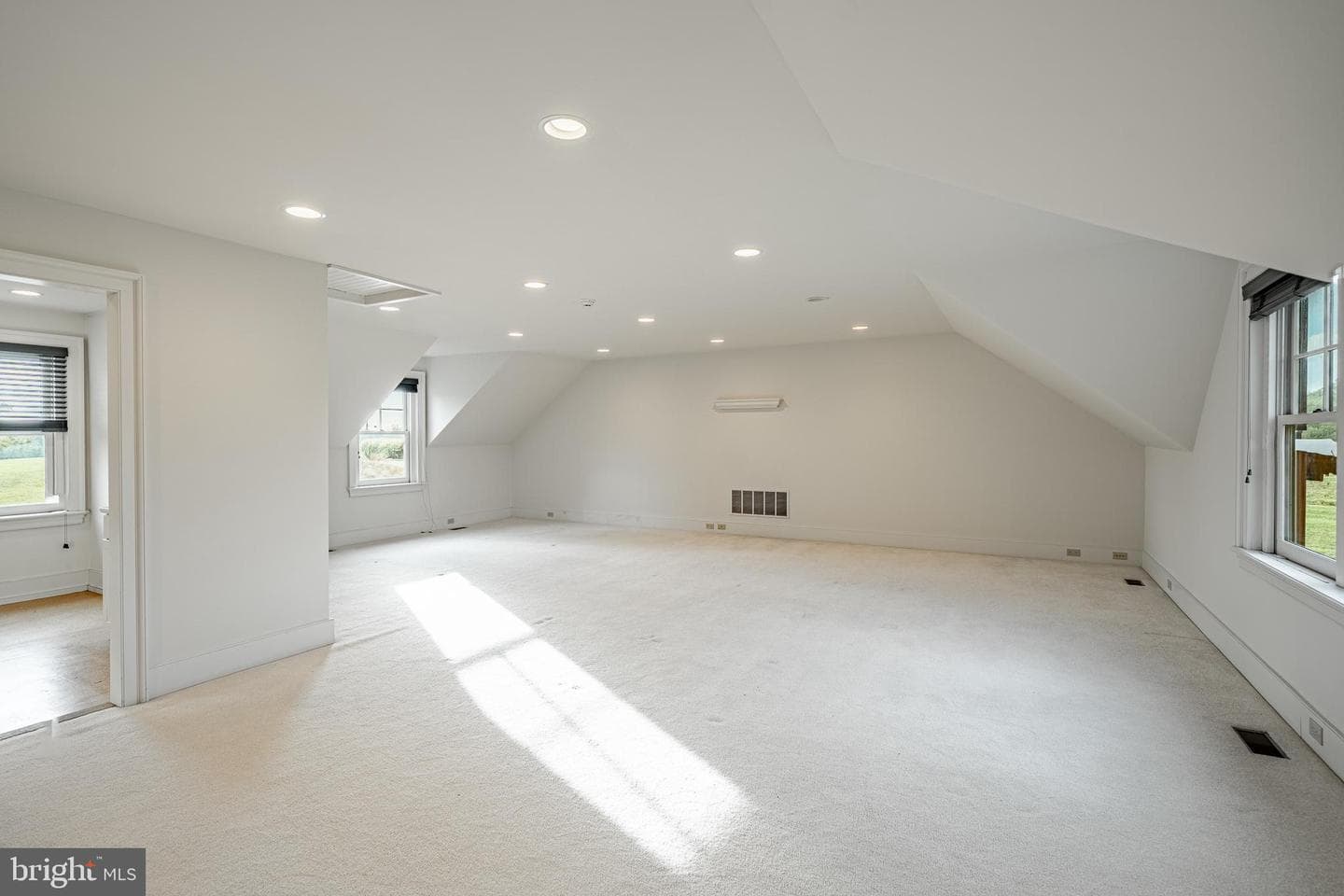 1119 S New Street photo 91
