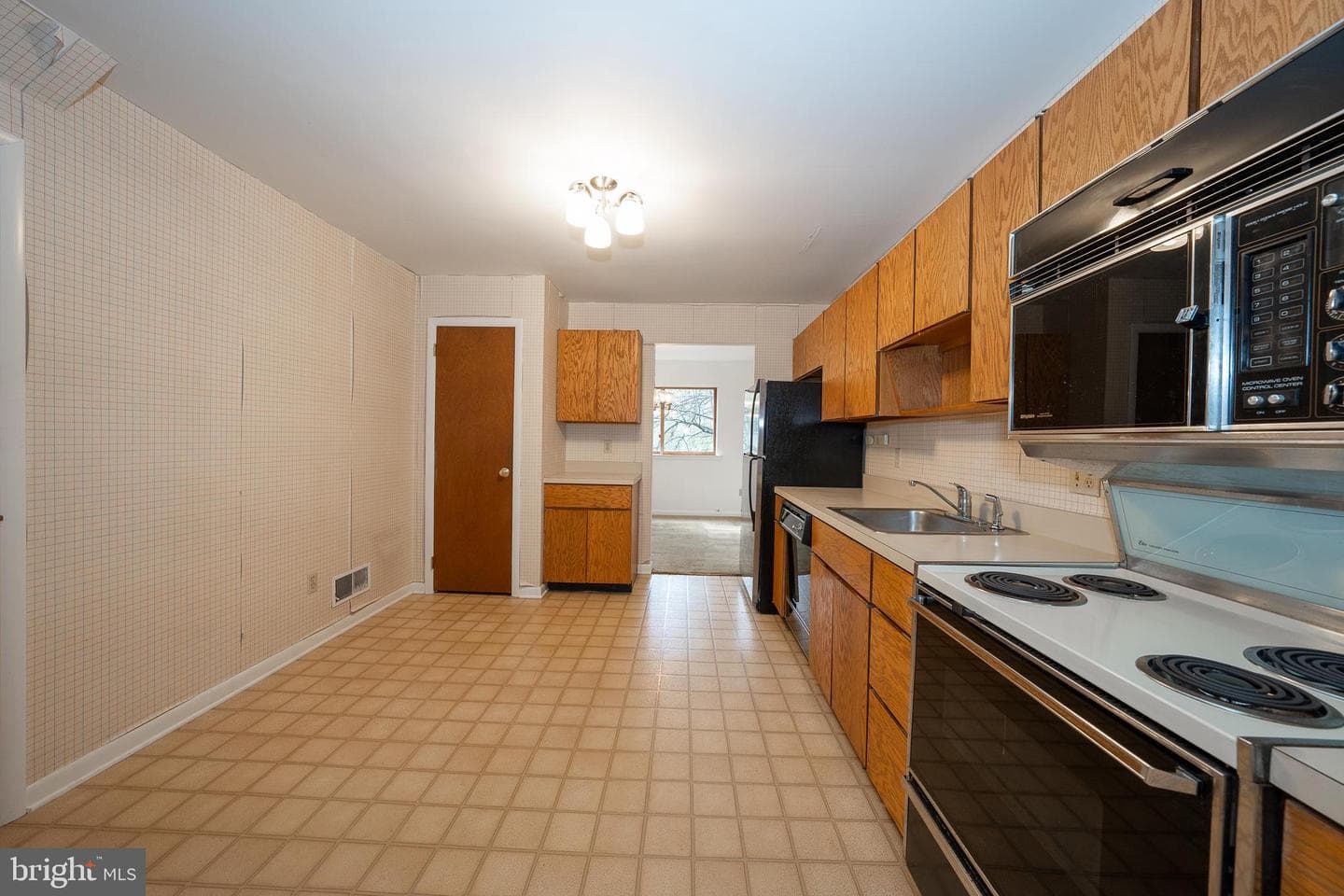 121 Josephs Way photo 13