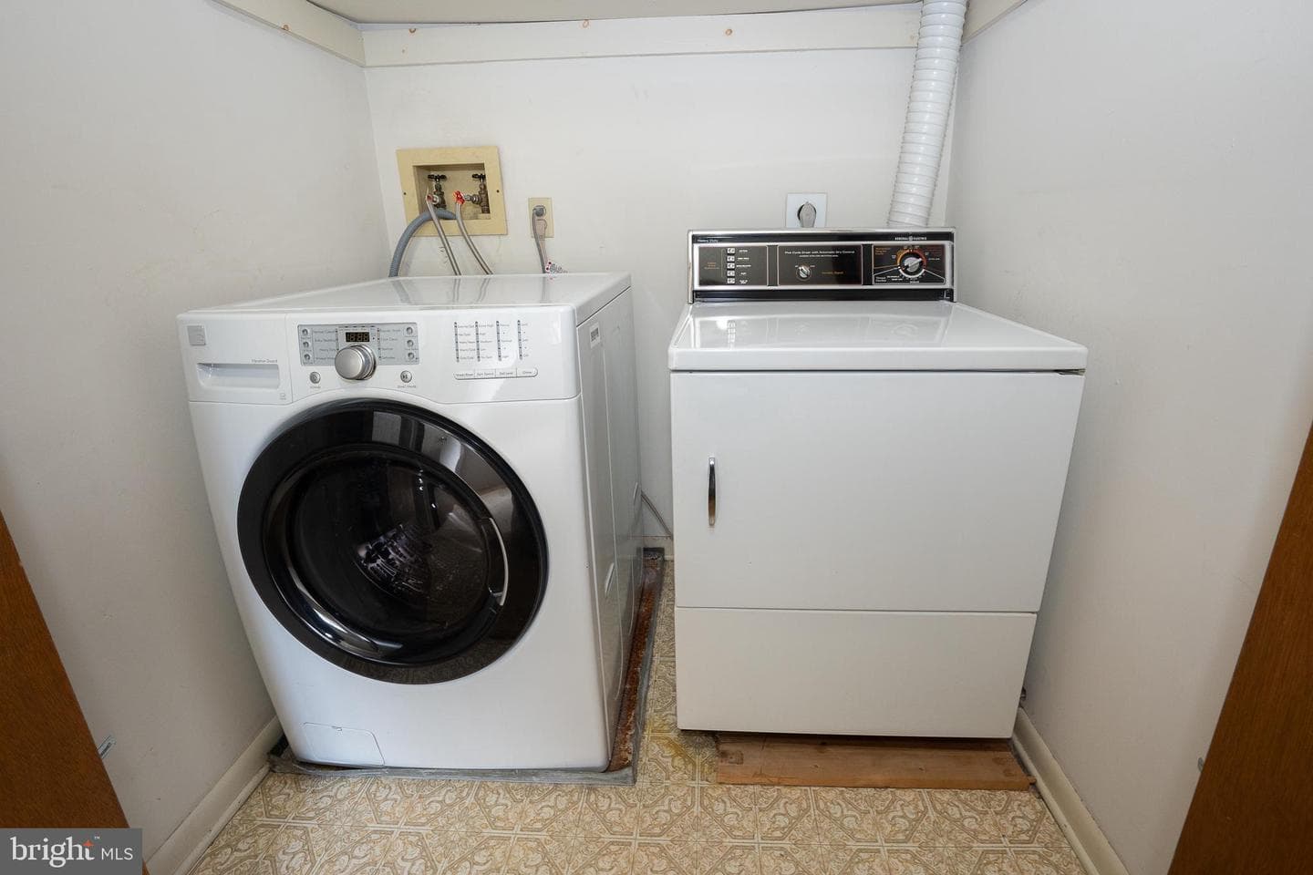 121 Josephs Way photo 31