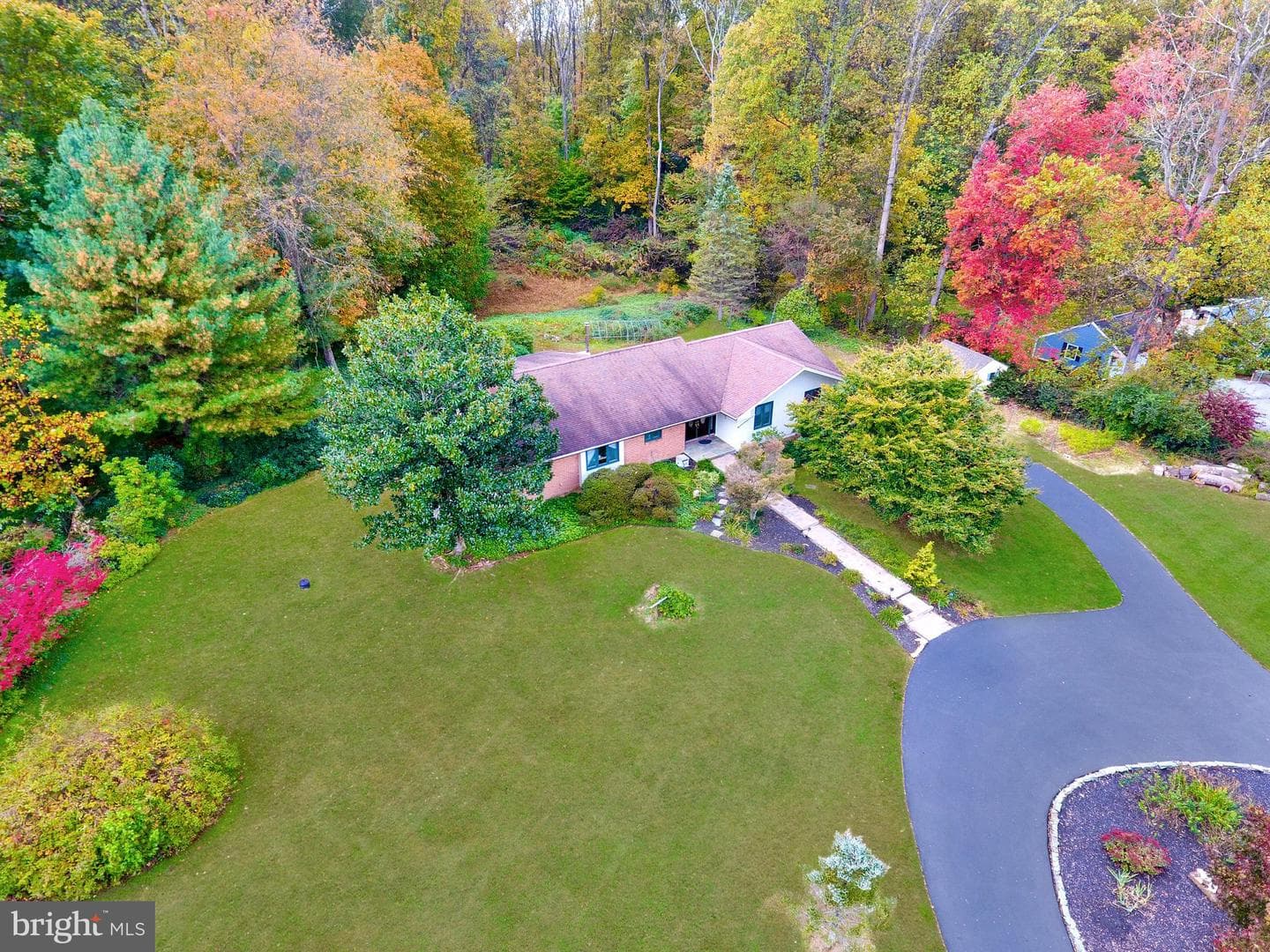 907 Mitchell Farm Lane photo 3
