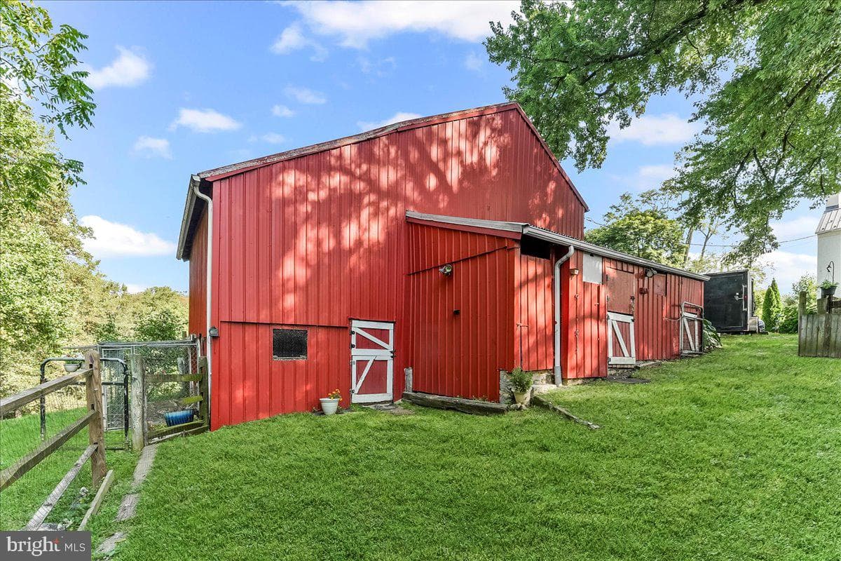 990 Chesterville Road photo 31