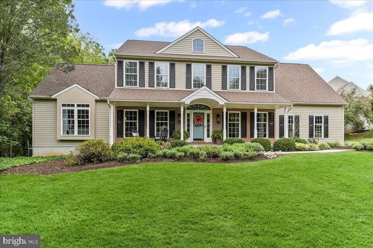 602 Kensington Drive photo 2