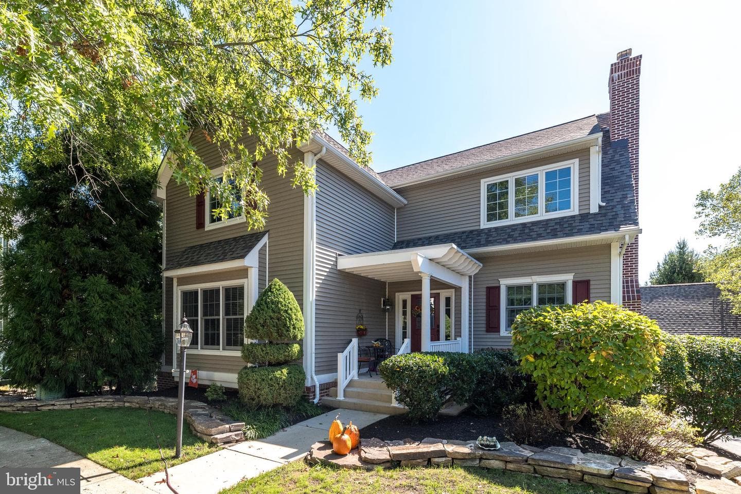 439 Fairmont Drive photo 2