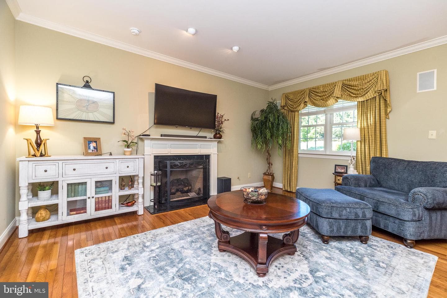 439 Fairmont Drive photo 9