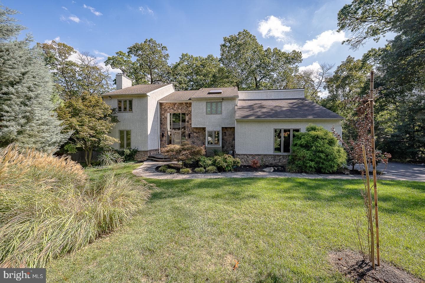820 Weadley Road photo 1