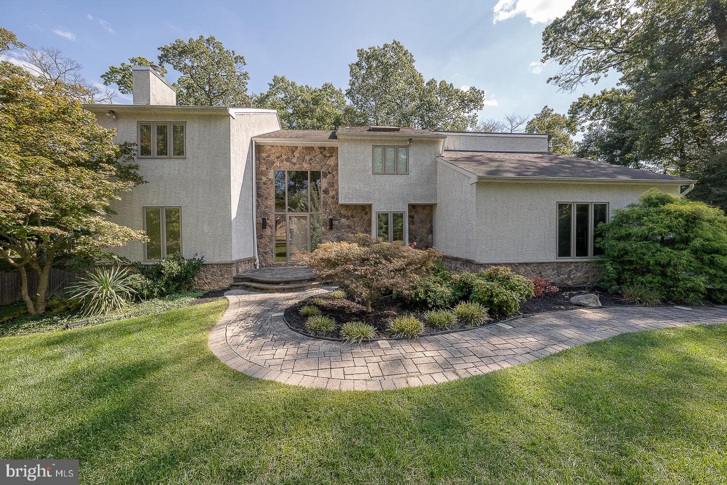 820 Weadley Road photo 2
