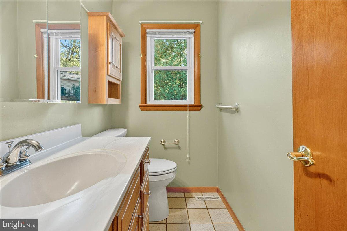 121 Midway Road photo 12
