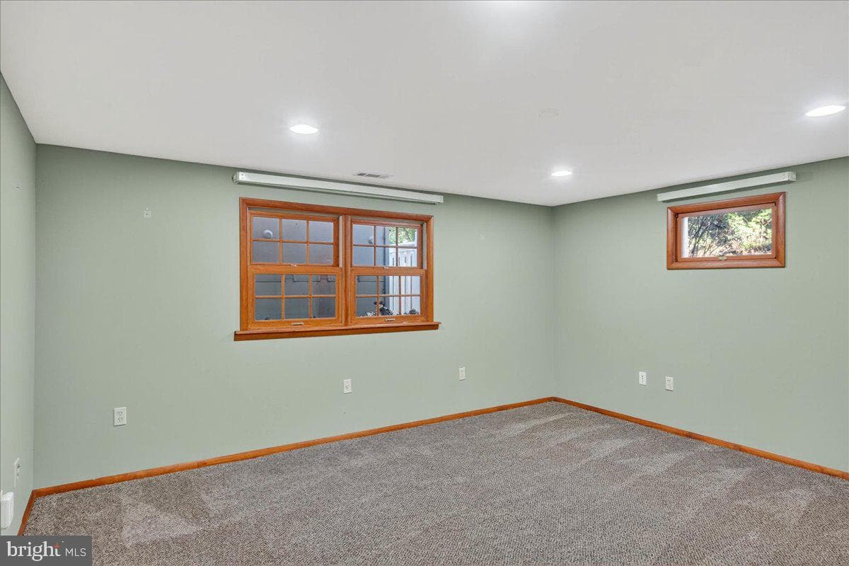 121 Midway Road photo 32