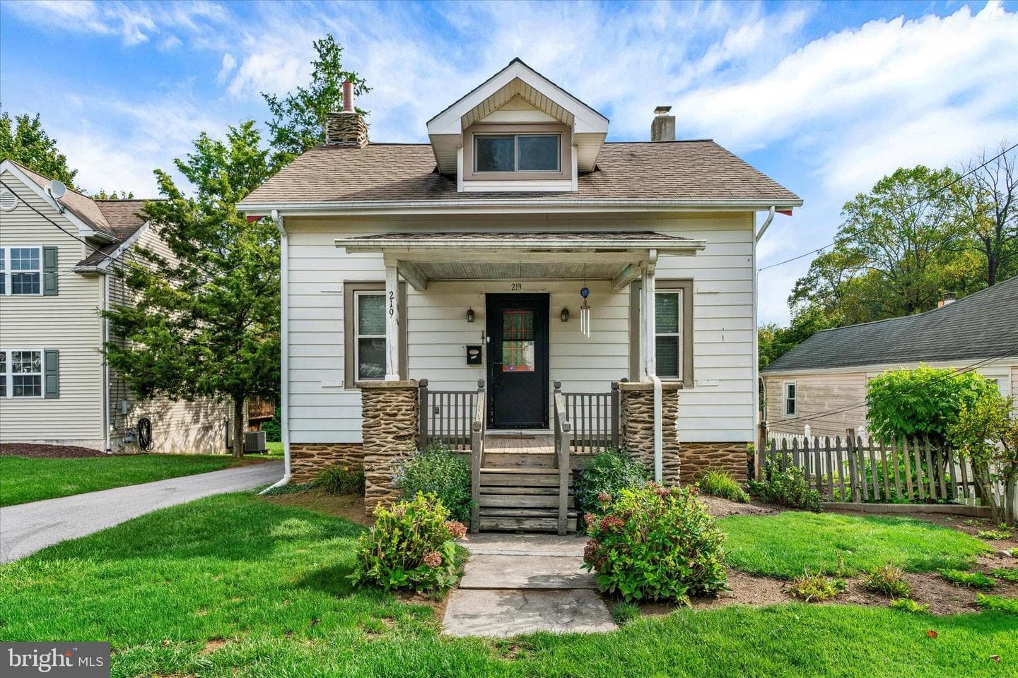 219 Green Street photo 1