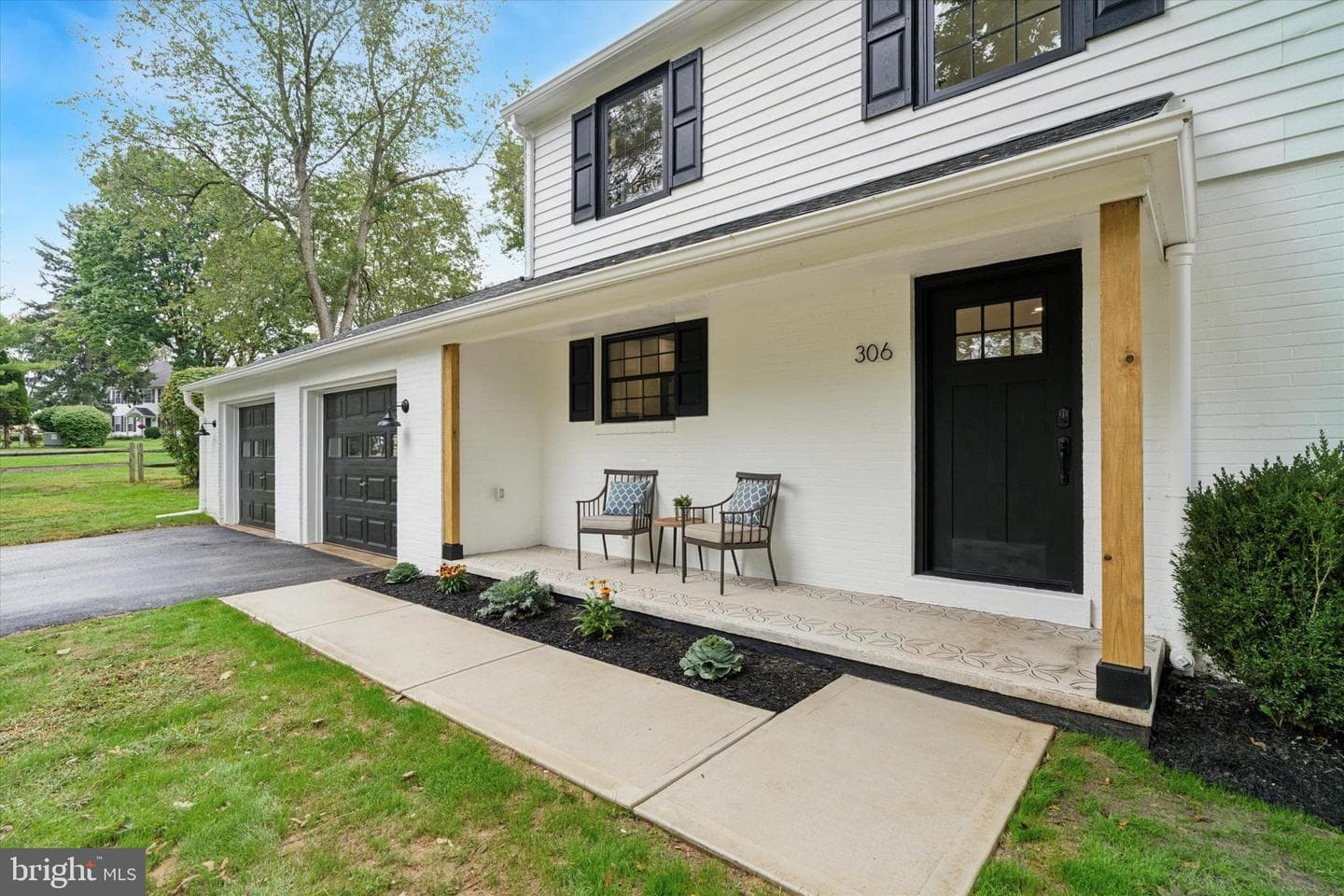 306 Greenhill Road photo 2