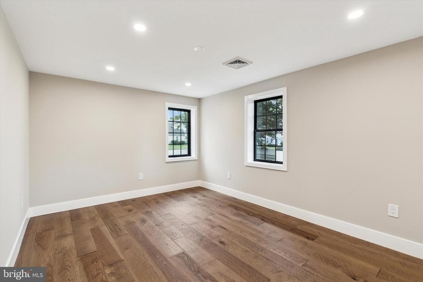 306 Greenhill Road photo 23
