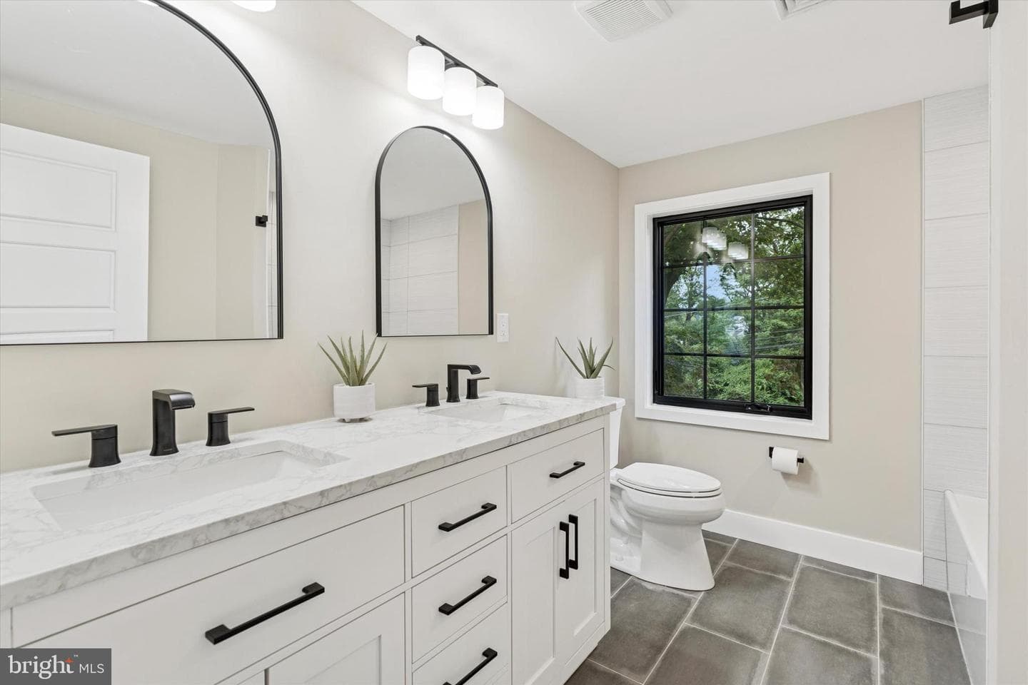 306 Greenhill Road photo 24
