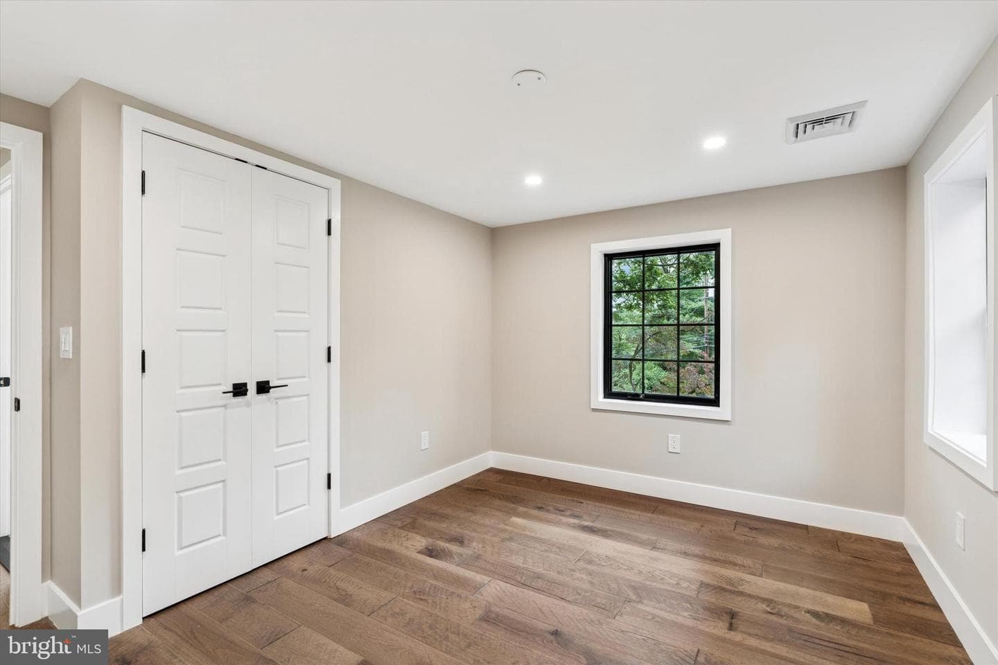 306 Greenhill Road photo 26